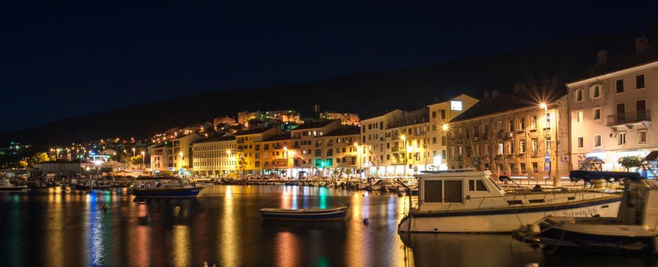 Apartments With A Parking Space Senj - 11520 Esterno foto