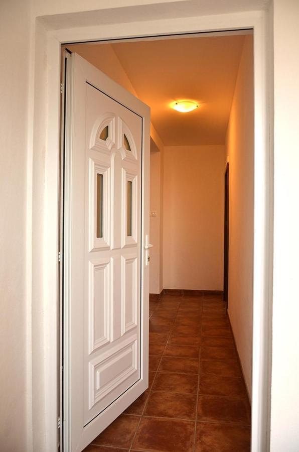Apartments With A Parking Space Senj - 11520 Esterno foto